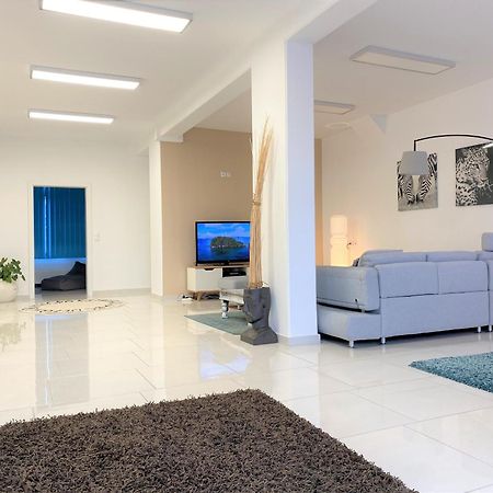 Stadtsuite Mit Sauna In Wiener Neustadt 135 M2 Ngoại thất bức ảnh
